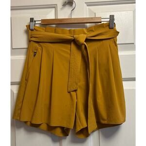 Athleta Skyline Short 11 Hogh Rise Paperbag Waist Shorts Tuscan Gold, Size 8